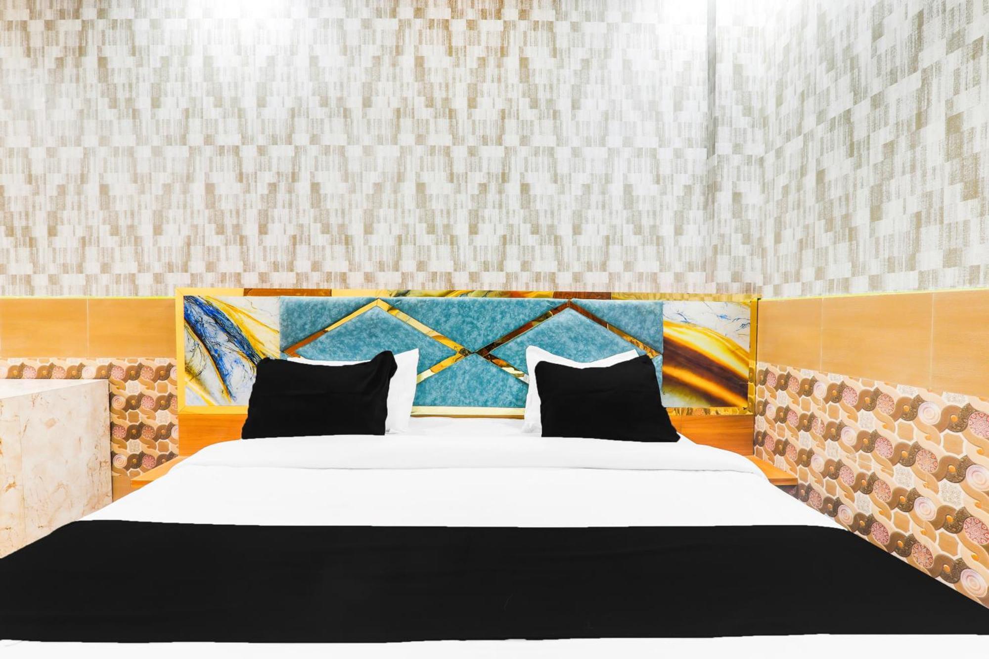 Hotel O V. K Palace Inn Лакхнау Екстер'єр фото
